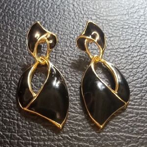 Elegant Black and Gold Women's Earrings